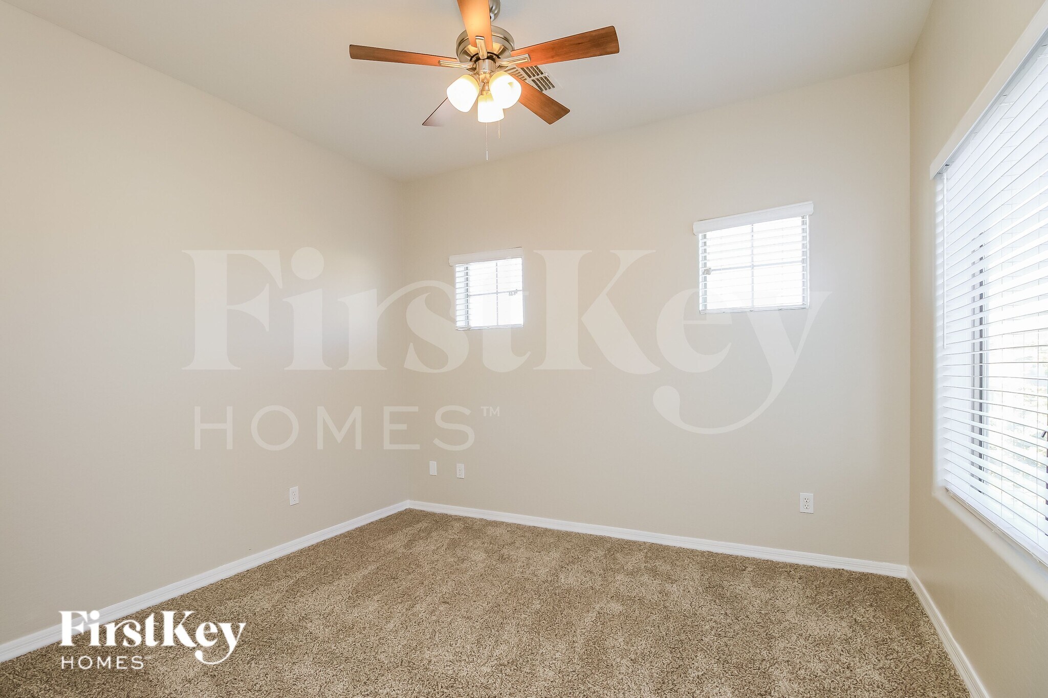 Building Photo - 7111 N 27th Ln