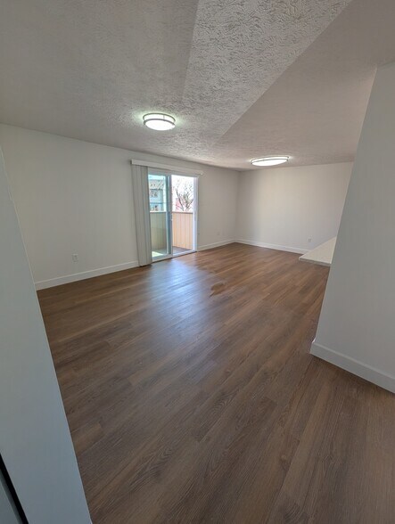 Dining room and living room - 19609 Gunners Branch Rd
