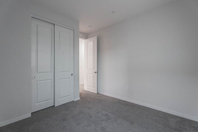 Building Photo - 11620 Desert Hollow Avenue