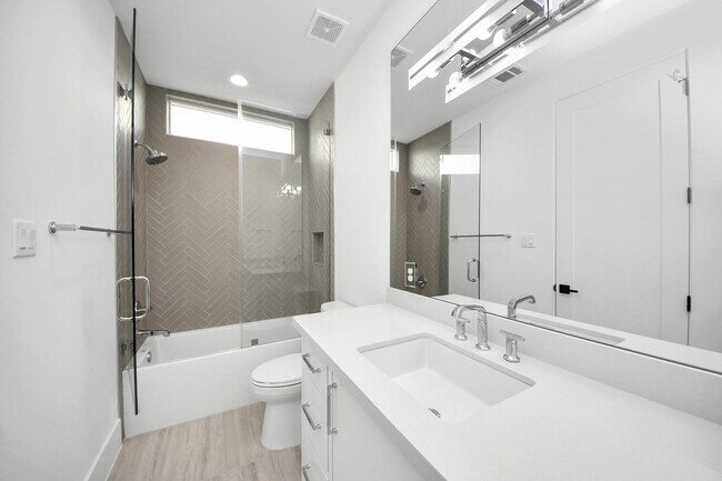 Building Photo - 2232 Swift Blvd