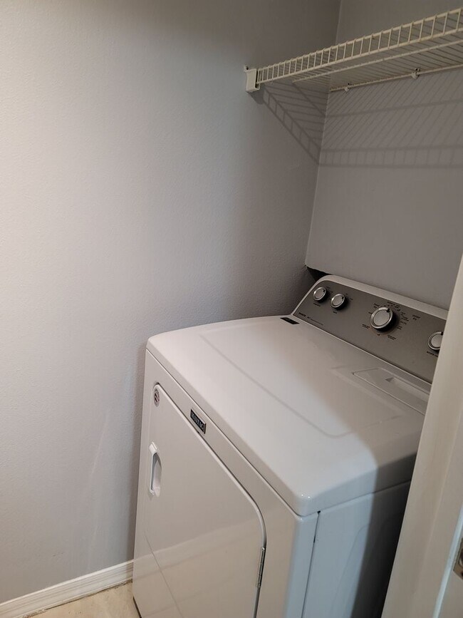 Building Photo - Nice Condo at The Pinnacle in Carrollwood!...