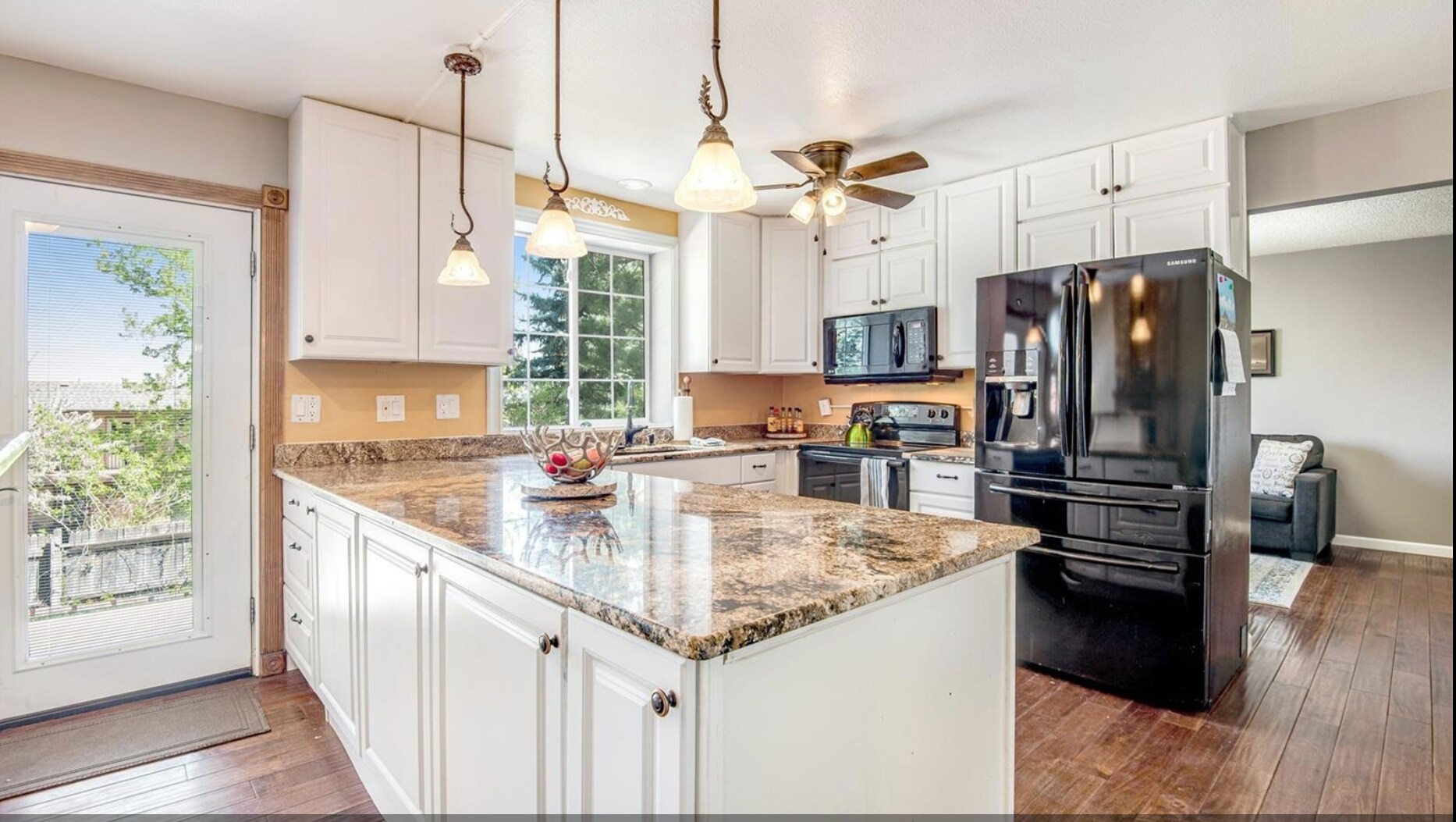 Building Photo - 8261 W Portland Ave