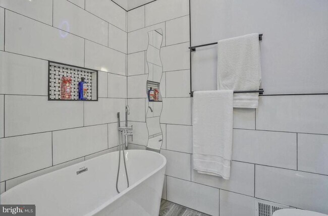 Building Photo - 9801 Burke Pond Ln