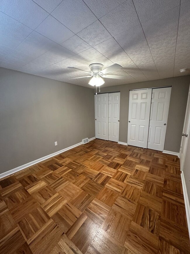 Building Photo - Beautifully Renovated 3-Bedroom Split-Leve...