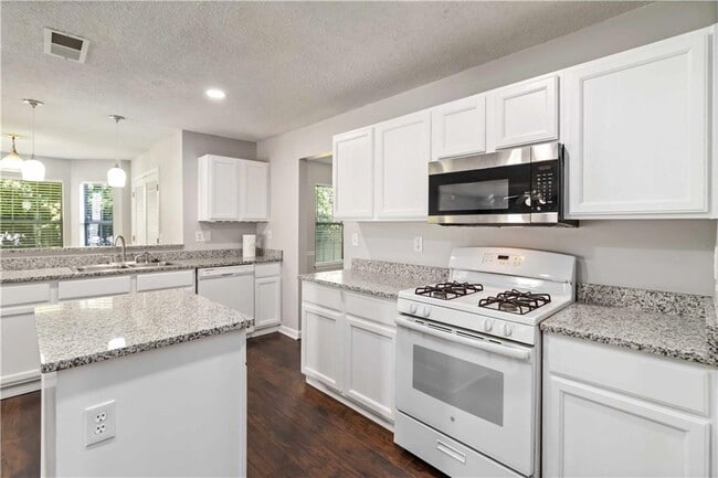 Building Photo - 400 Cascade Rise Ct SW