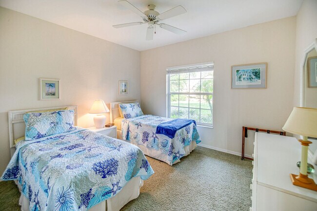 Building Photo - 9851 Costa Mesa Ln