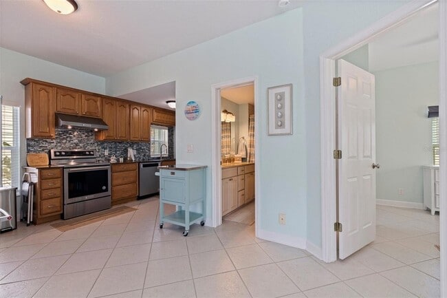 Building Photo - 106 7th Ave