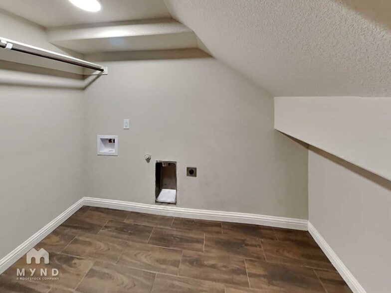 Building Photo - 770 Rolling Terrace Cir