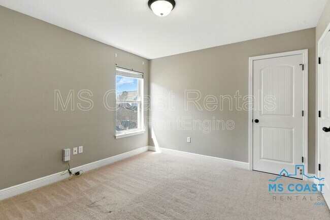 Building Photo - 17194 Palm Ridge Dr