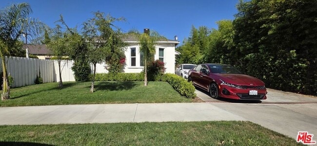 Building Photo - 5444 Hermitage Ave