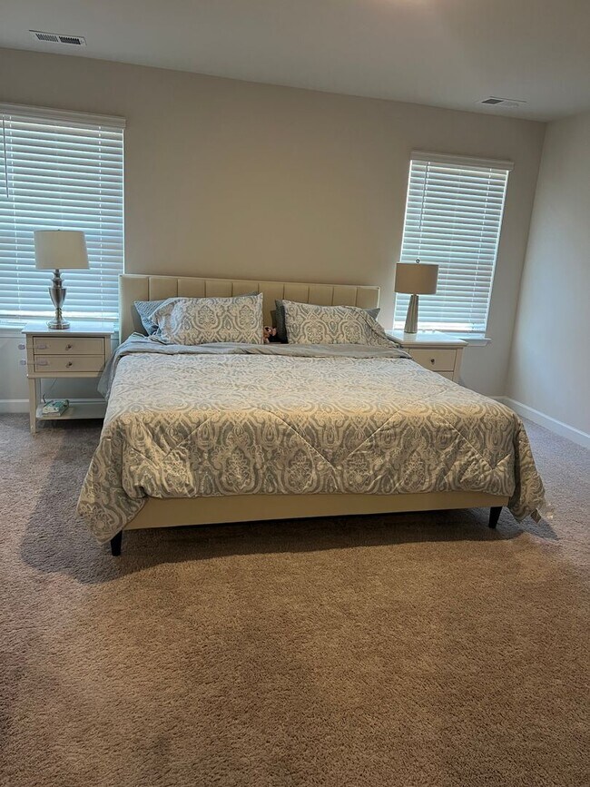 Building Photo - BEAUTIFUL 4 bedroom / 3 bath home located off Water Tower Road!