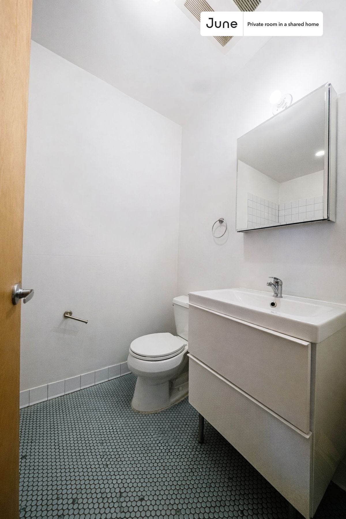 Building Photo - Room in Shared 2 bed/2 bath home