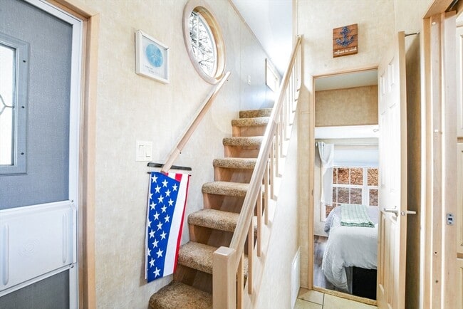 Building Photo - 185 Cotuit Rd