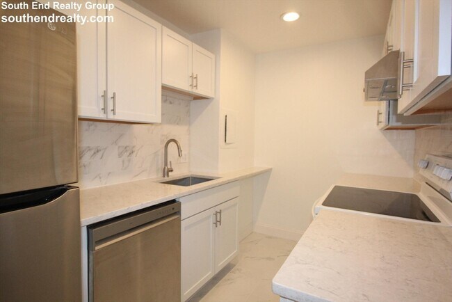 Building Photo - 277 Beacon St