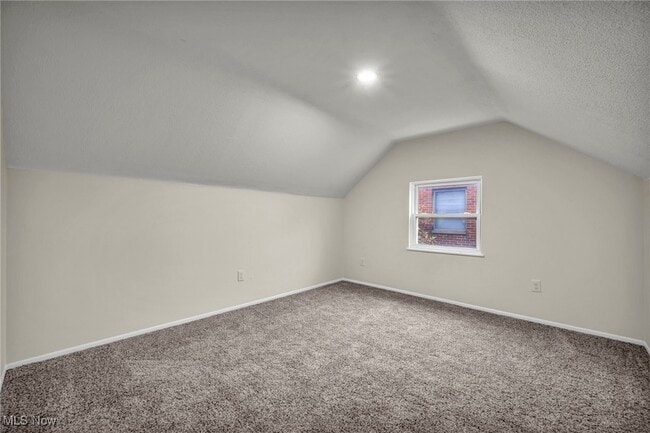 Building Photo - 766 E 232nd St