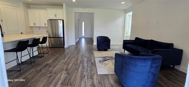 Building Photo - 18410 Blue Heron Cir