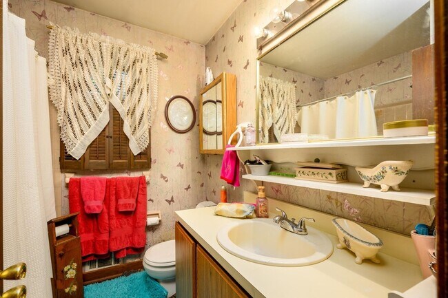 Building Photo - Fully Renovated 3-Bed, 2-Bath Ranch with Garage and Large Yard in Manchester