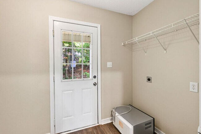 Building Photo - 15119 Deer Creek Dr