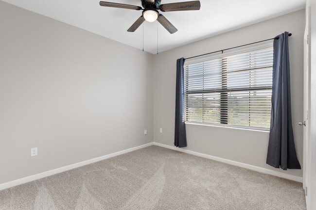 Building Photo - 760 Remington Green Dr SE