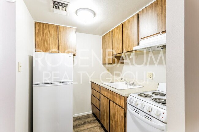 Building Photo - 9230 N 6th St