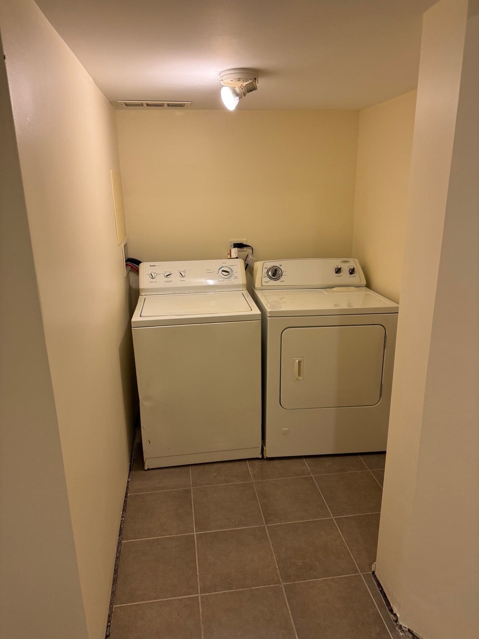 Building Photo - 2703 W Haddon Ave