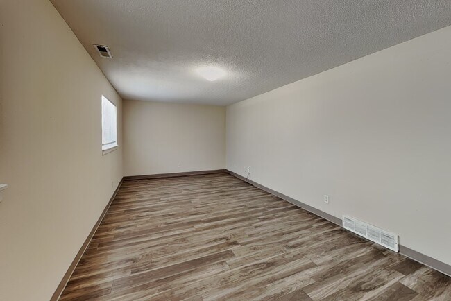 Building Photo - 218 Stanton Ave