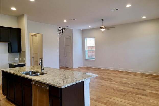 Building Photo - 1265 Summerbrooke Cir