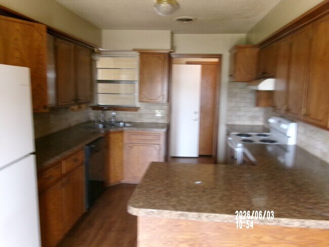 Building Photo - Beautiful 3-Bedroom, 2-Bath Home in Southeast Lawton