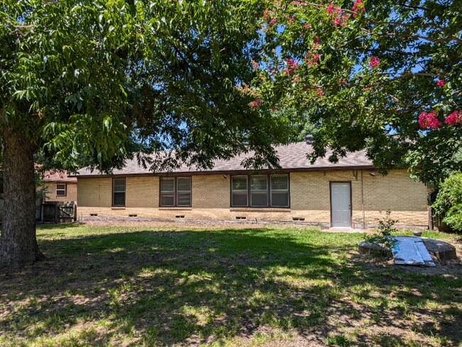 Building Photo - 1308 Fair Ave