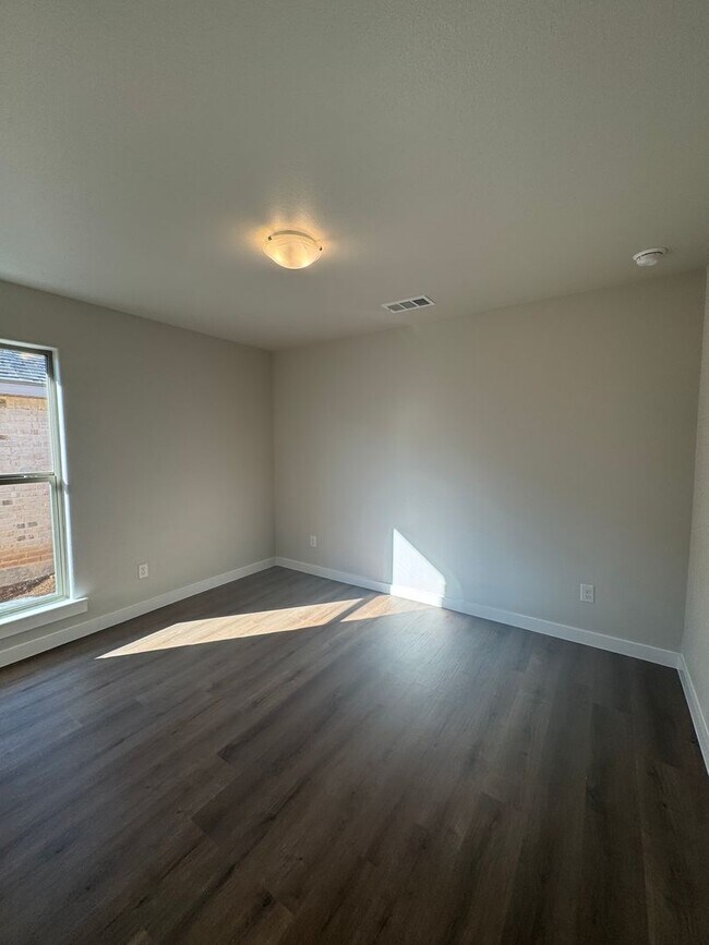 Building Photo - 6508 Lewisville Ln