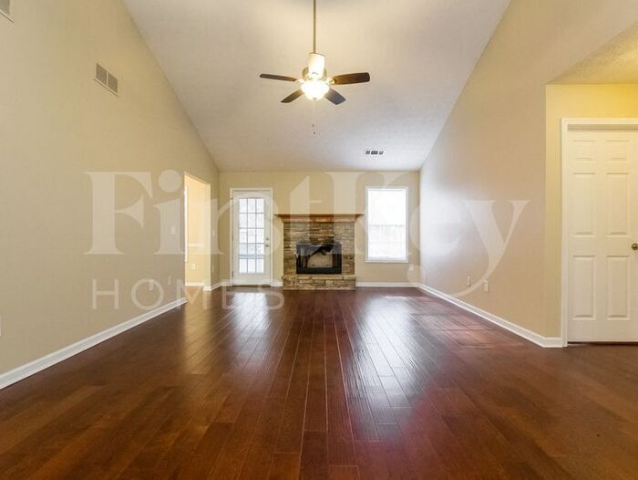 Building Photo - 176 Azalea Dr