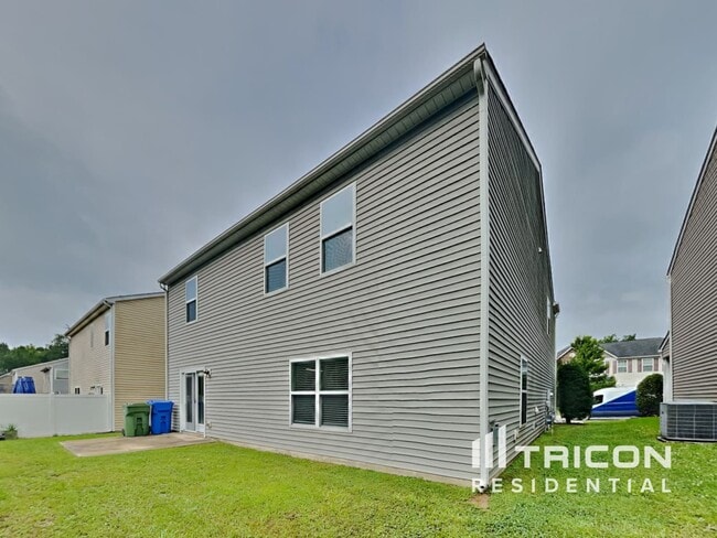 Building Photo - 123 Charndon Way