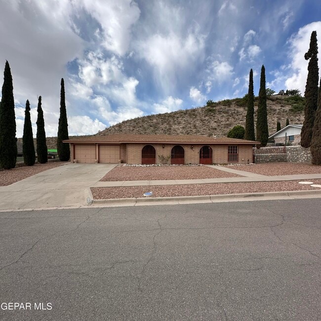 Primary Photo - 3304 Old Spanish Trail
