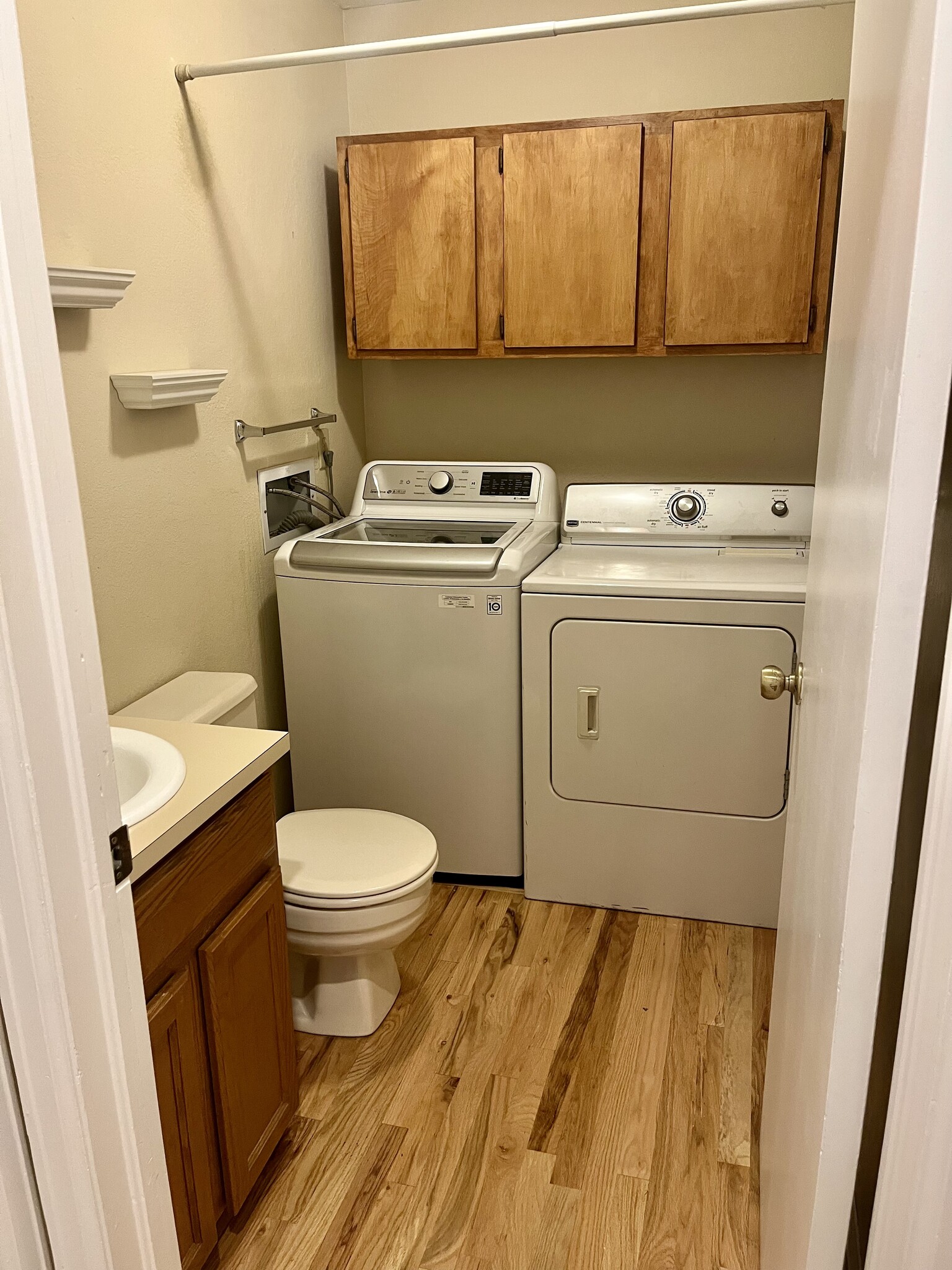 Bathroom and laundry room - 3097 Fulton Circle