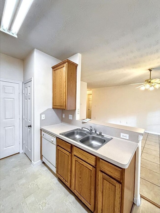 Building Photo - 4710 Kiowa Cir