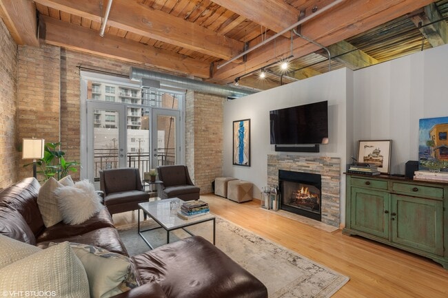 Building Photo - 375 W Erie St