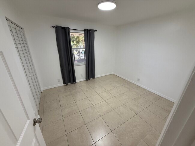 Building Photo - 3341 NW 47th Terrace