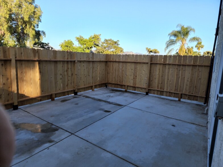 Building Photo - 8580 Golden Ridge Rd