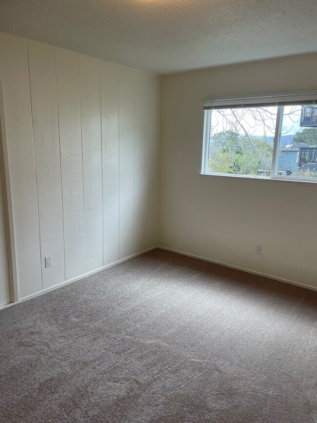 Building Photo - 260 Belden St