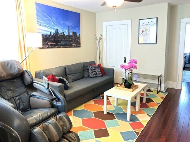 Building Photo - 37 Telegraph St