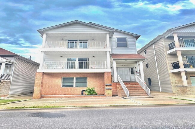 Primary Photo - 264 Custer Ave
