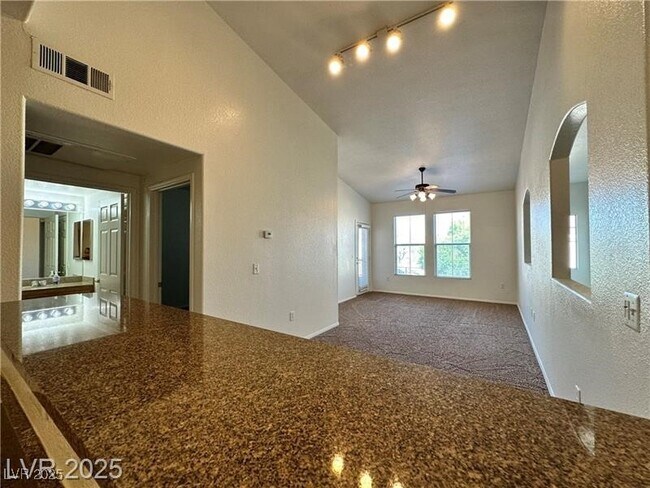 Building Photo - 10550 W Alexander Rd