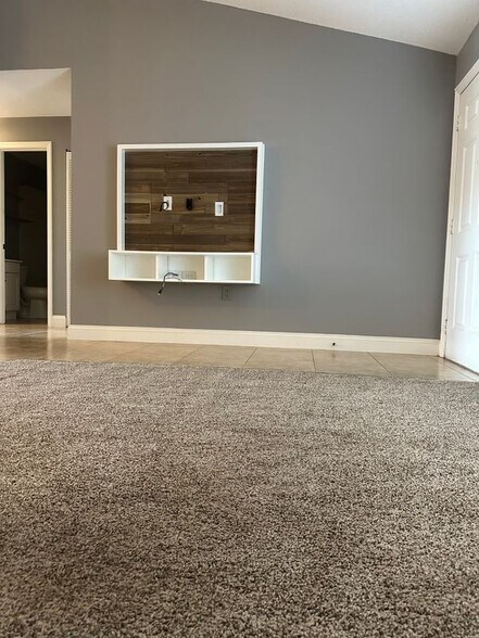 Building Photo - 1515 Huntington Ln