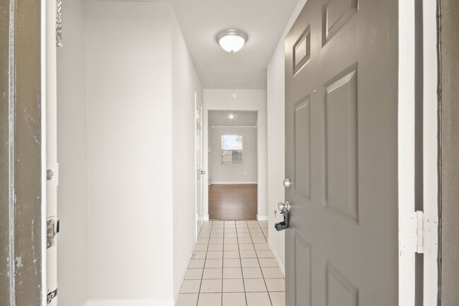 Building Photo - 3806 Montego Dr