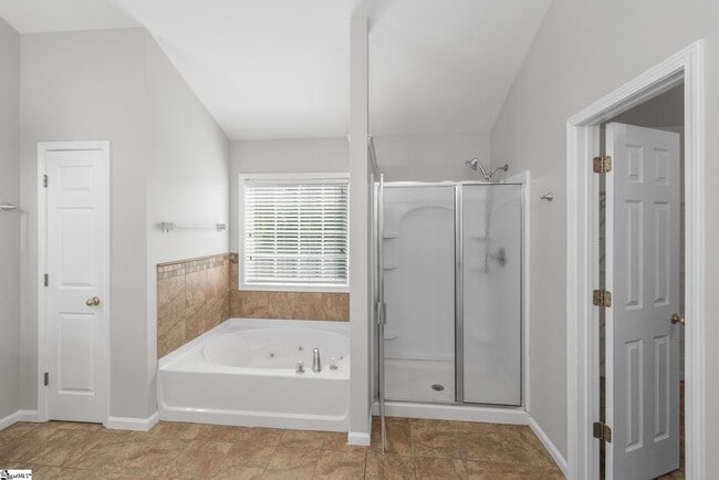 Building Photo - 113 Carissa Ct