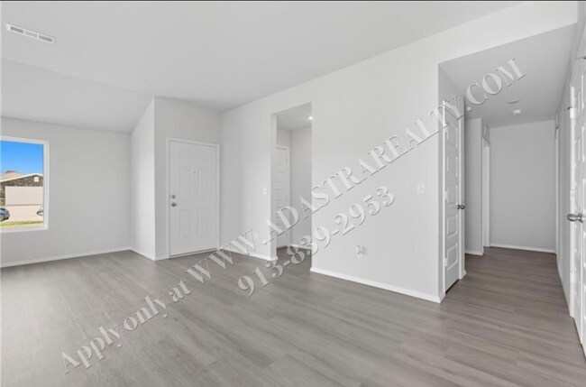 Building Photo - Brand New!! 3 Bed 2 Bath Home in Edgerton-Available NOW!!