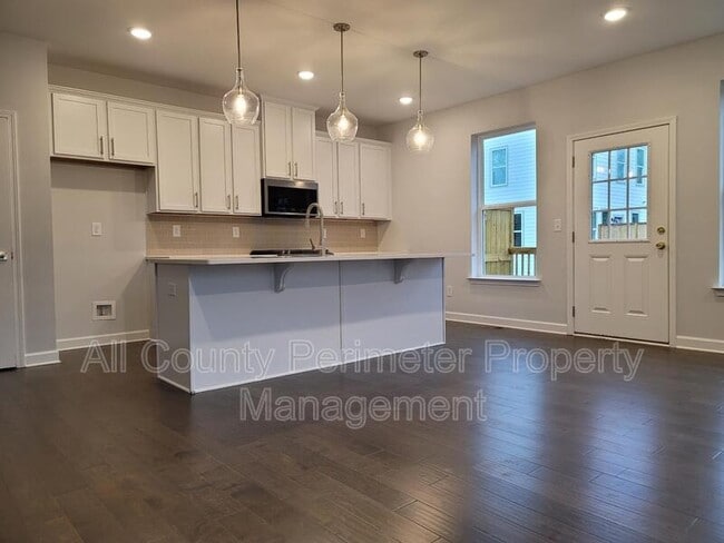 Building Photo - 30 Wren Dr