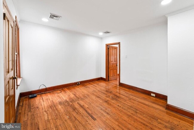 Building Photo - 801 N 26th St