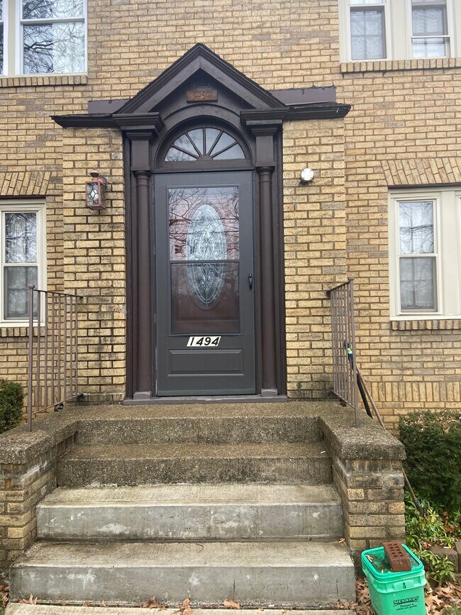 Front of building facing Front Street - 1494 Front St