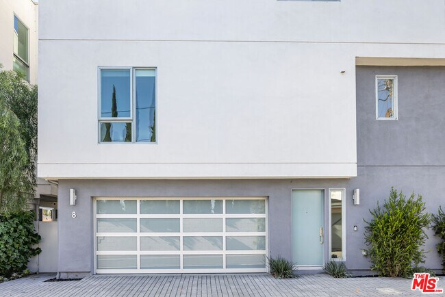 Building Photo - 11724 Culver Blvd